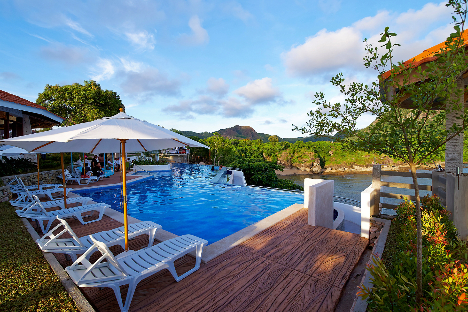 Royal Resort Hotel