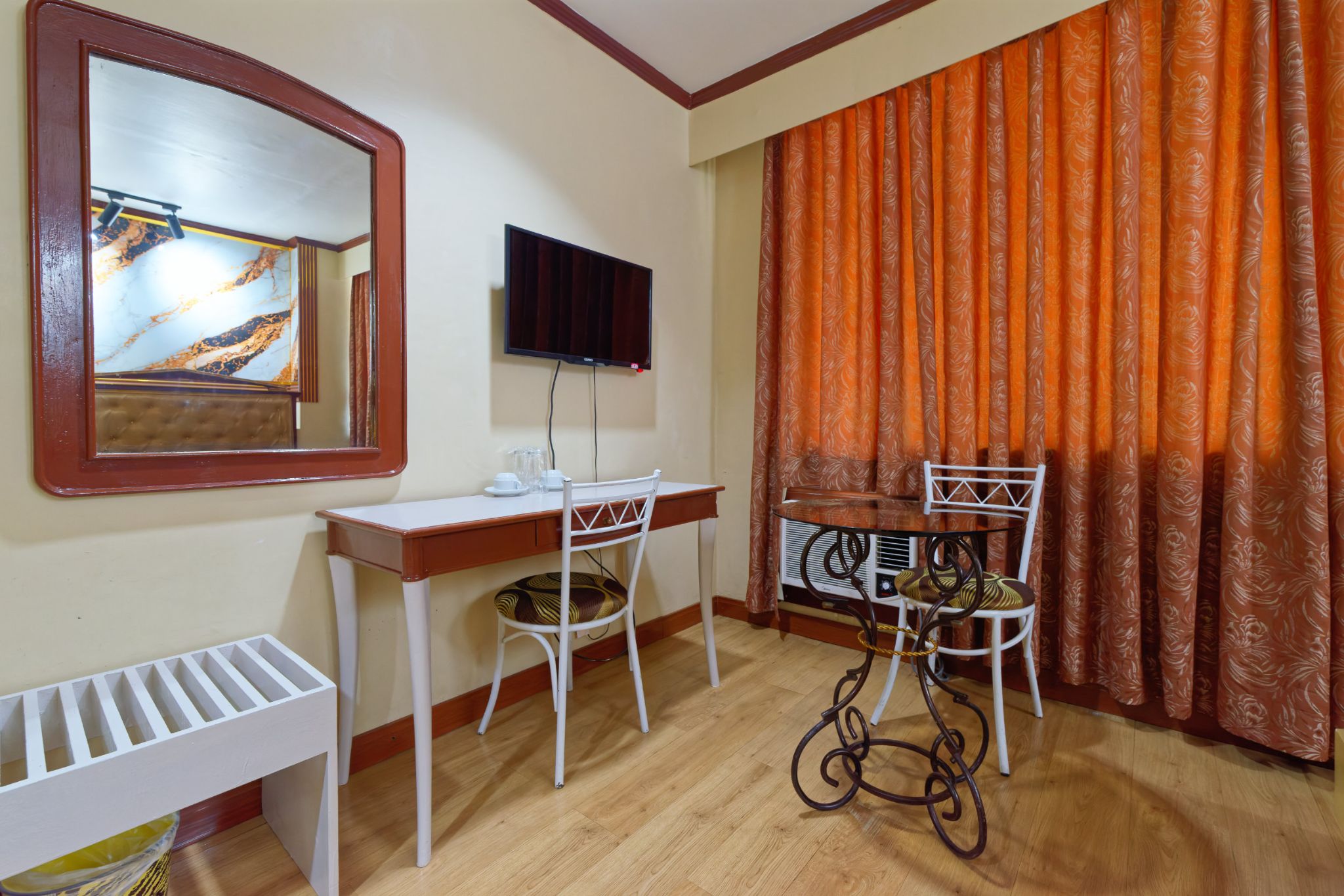 Room209 Room2
